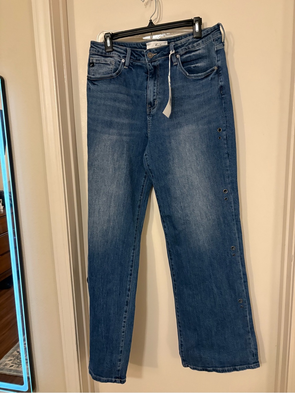 KanCan Medium Blue Flared Jeans with Side Snap Accents womens size 10 new nwt
